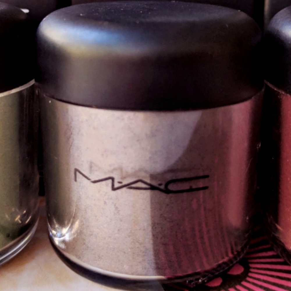 MAC Cosmetics Sweet Sienna Pigment BN - Picture 4 of 7